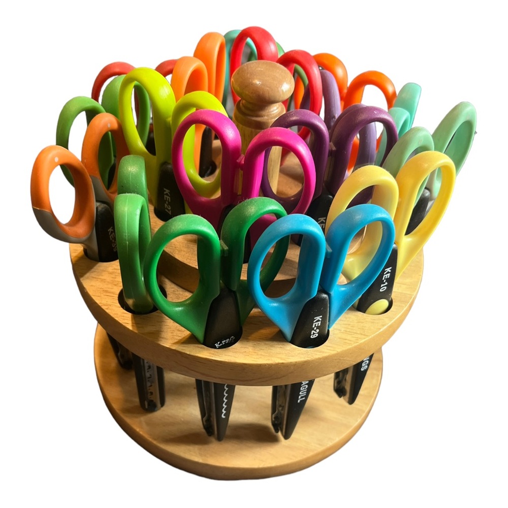 Kraft Edgers Set of 18 Scissors Rotating Wood Carousel Holder Craft Scrapbooking